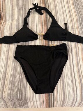 Victoria’s Secret bikini